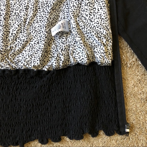 Guess Hooded Jacket - Picture 6 of 6